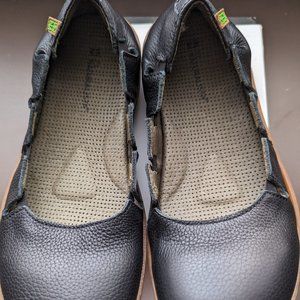 El Naturalista Womens El Viajero N5272 Black Slipper